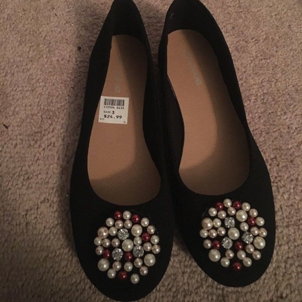 Girl’s American Eagle flats with size 3